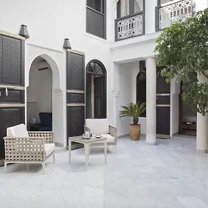 Guest house Mirage ***